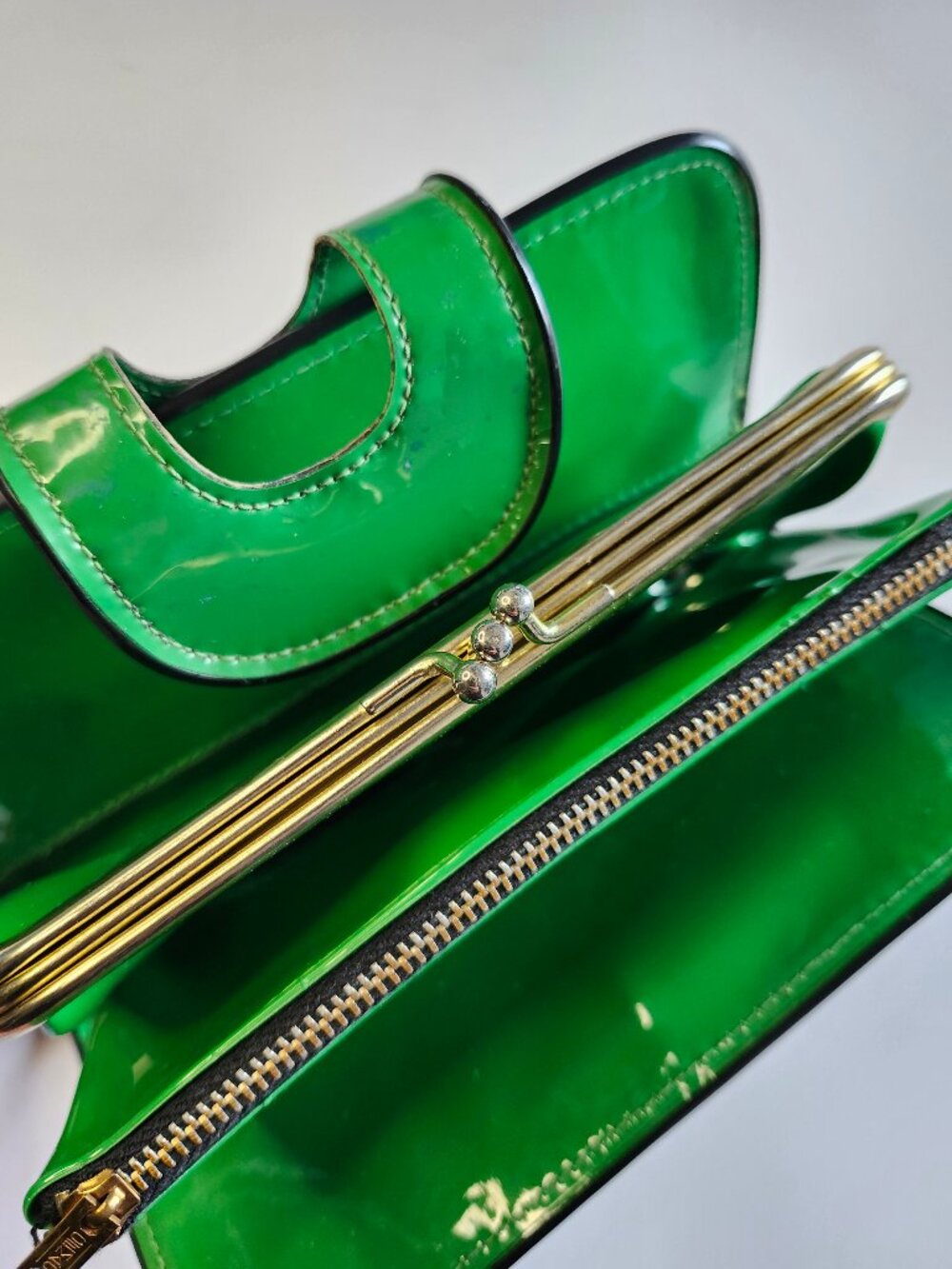 Vintage Kelly Green Wristlet Clutch Purse